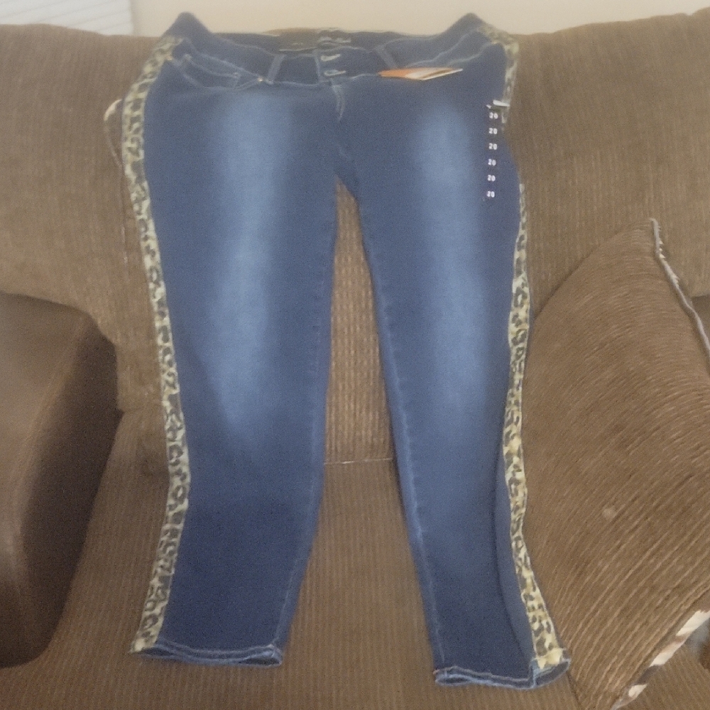 White Mark Blue and Brown Skinny Jeans with Classic Design